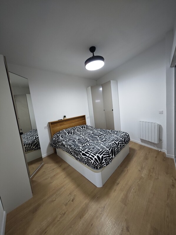 1 bedroom, iron/ironing board, WiFi, bed sheets