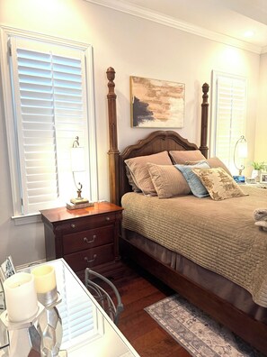 3 bedrooms, iron/ironing board, free WiFi, bed sheets - 3-Bed, 3.5-Bath Home Just 4.8 Miles from Golf Course in a Stunning Neighborhood! (Evans)