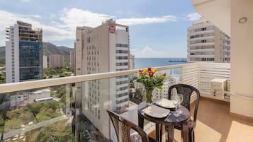 Superior Apartment | Outdoor dining