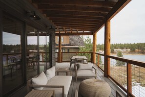 Casa, varias camas, hidromasaje, vista a la montaña (Wilderness Club Escape) | Restaurante al aire libre