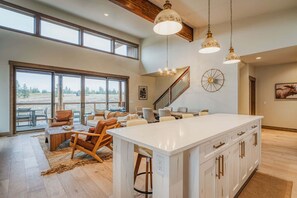 Maison, plusieurs lits, bain à remous, vue montagne (Wilderness Club Escape) | Intérieur