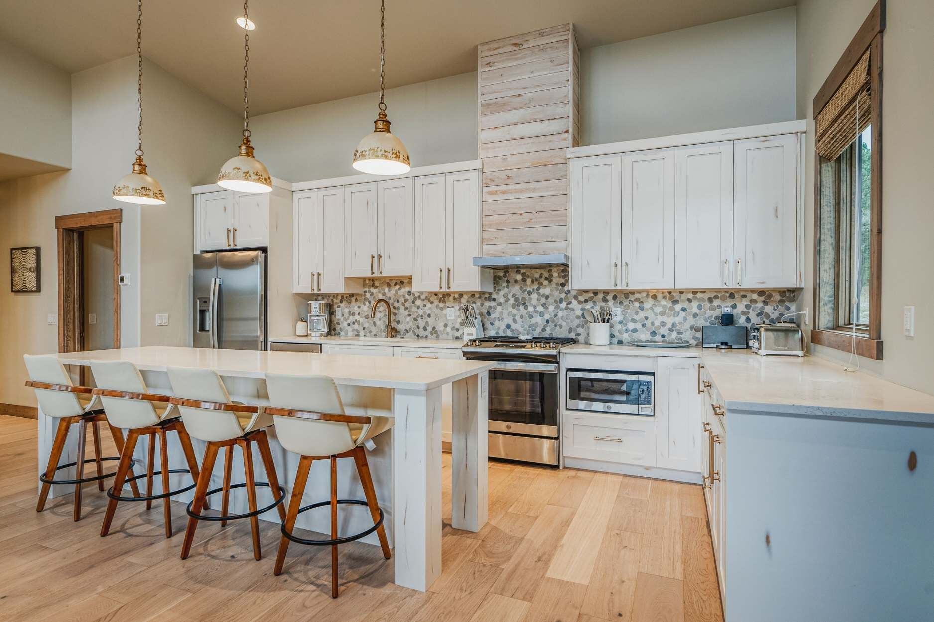 House, Multiple Beds, Hot Tub, Mountain View (Wilderness Club Escape) | Private kitchen | Fridge, microwave, oven, stovetop