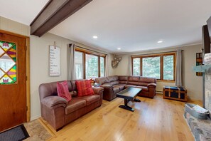 Televisión, reproductor de DVD y videoteca 