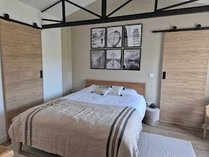 4 bedrooms, desk, iron/ironing board, travel cot