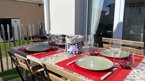 Outdoor dining - E03, welcoming 3* duplex near ocean & forest (Mimizan)