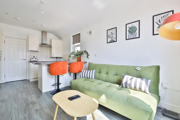 Comfort Apartment, 3 Bedrooms | Living area | 42-inch Smart TV with digital channels - 3 Bed Duplex in Central Pontcanna (Cardiff)