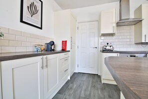 Leilighet – comfort, 3 soverom | Eget kjøkken | Kjøleskap, mikrobølgeovn, ovn og kokeplater