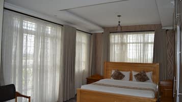 6 Schlafzimmer, Bügeleisen/Bügelbrett, WLAN, Bettwäsche