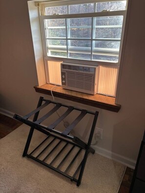 A room with a window, a radiator, and a metal rack. - The Pond House-Hilltop Views-Private Pond Near RRG (Lee County)