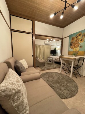Deluxe Apartment, City View | In-room safe, blackout drapes, soundproofing, iron/ironing board - Oak Stay Shibuya 5 (Tokyo)