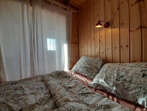 3 bedrooms, free WiFi, bed sheets