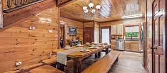 Indoor Pool-Hot Tub-Theater-Game Room-Pet friendly