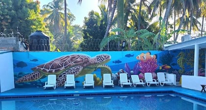 Charming bed & breakfast with 3 bedrooms and WiFi, AC in enjoyable San Diego