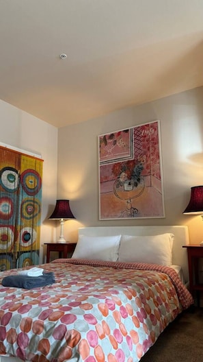 1 habitación, tabla de planchar con plancha, wifi y ropa de cama 