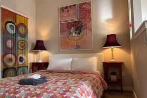 1 bedroom, iron/ironing board, WiFi, bed sheets - Pike Place Open 1bd Free Parking,Waterfront,Pool! (Seattle)