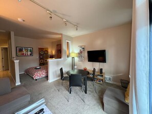 1 Schlafzimmer, Bügeleisen/Bügelbrett, WLAN, Bettwäsche