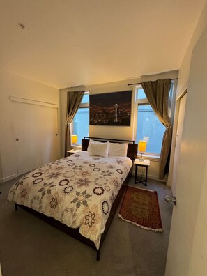 2 habitaciones, tabla de planchar con plancha, cuna de viaje y wifi 