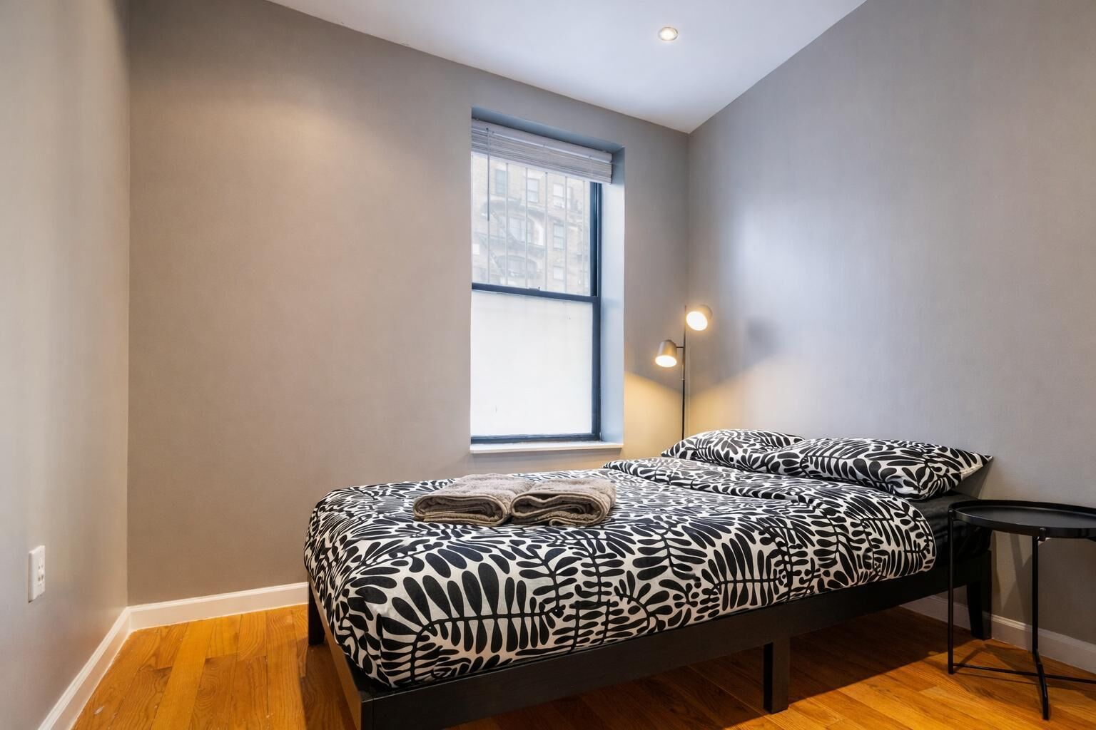 3 chambres, fer et planche à repasser, Wi-Fi, draps fournis