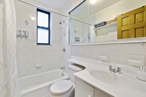 Bathroom - Discover the Comfort of Columbia University Area-1 (New York)