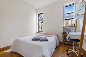 3 bedrooms, iron/ironing board, WiFi, bed sheets