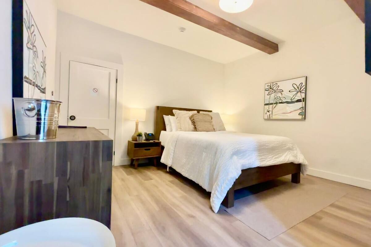 Habitación doble clásica, 1 cama Queen size | Caja de seguridad en la habitación y wifi gratis 