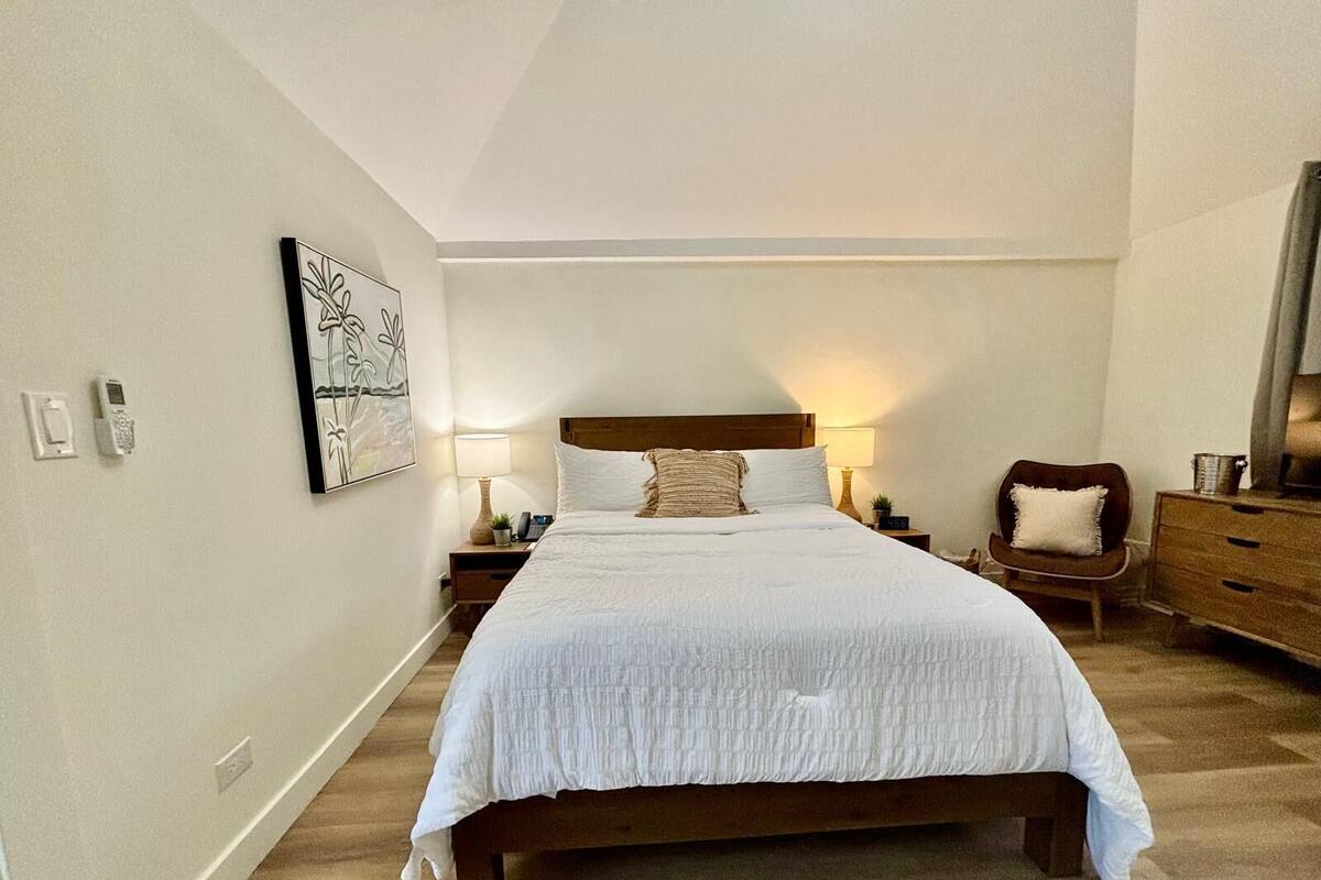 Habitación doble clásica, 1 cama Queen size | Caja de seguridad en la habitación y wifi gratis 