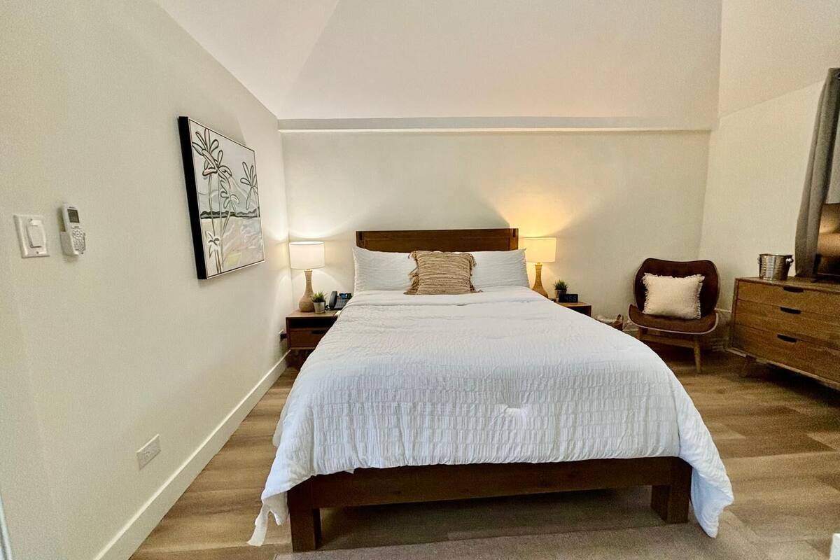 Classic Double Room, 1 Queen Bed | 1 bedroom, in-room safe, free WiFi
