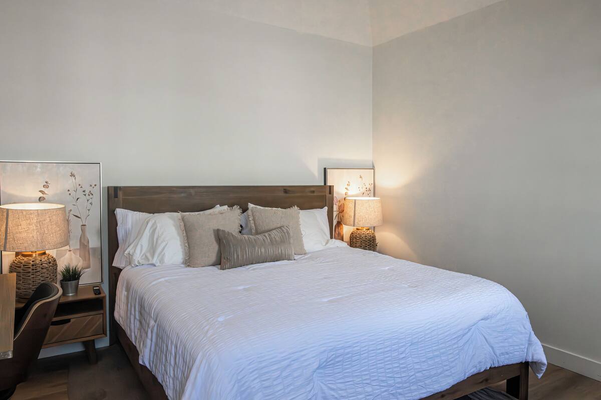 Executive Suite, Ocean View | 1 bedroom, in-room safe, free WiFi