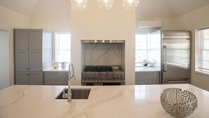 Executive Suite, Ocean View | Private kitchen - Hillcrest Boutique Hotel (Town of St. George)