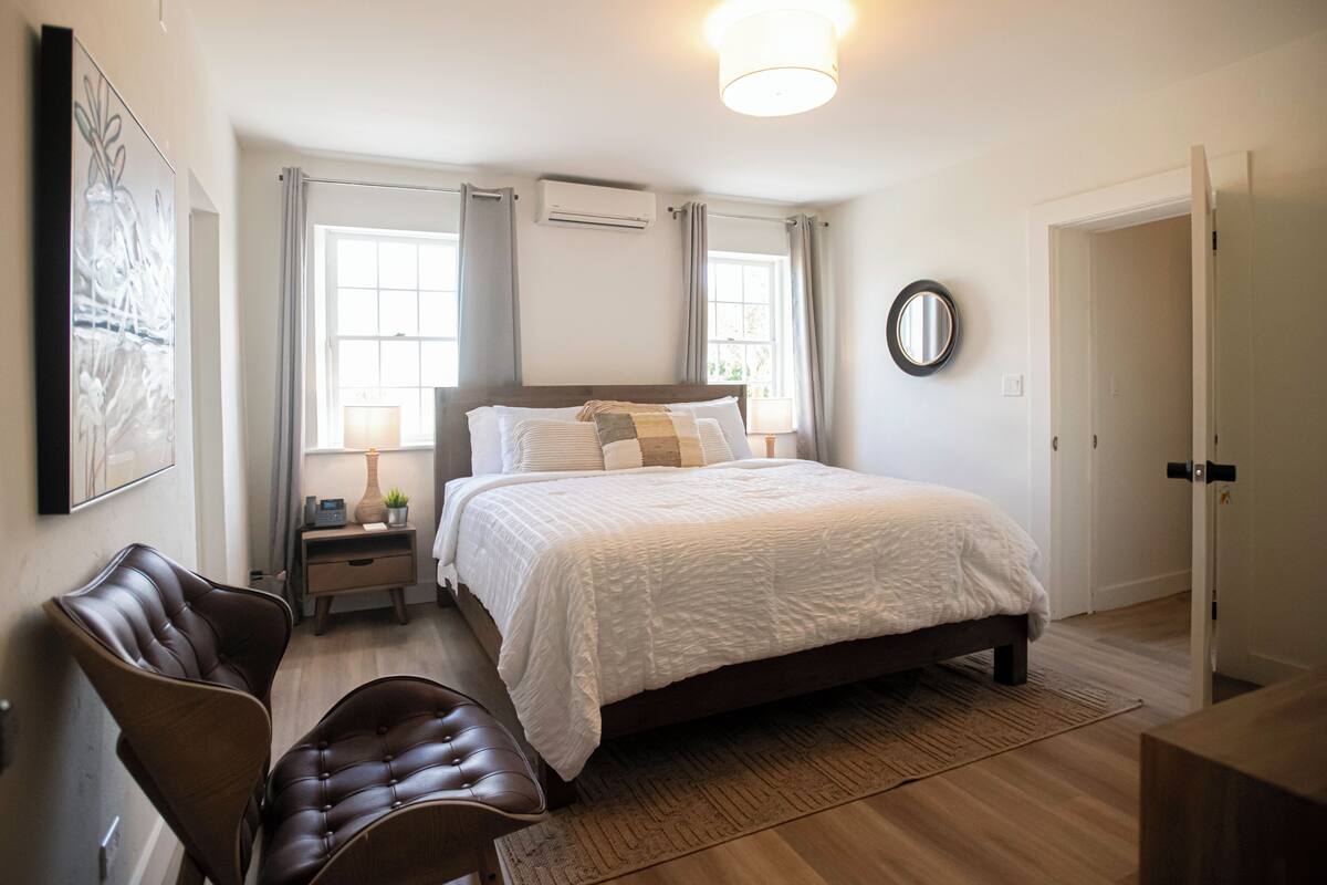 Habitación doble Confort, 1 cama King size | Caja de seguridad en la habitación y wifi gratis 