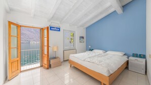 Unclassified image, 5 of 37, button - Villa Brusati - Eight Bedroom Villa, Sleeps 16 (Oria)