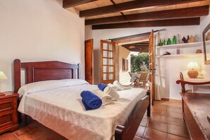 2 chambres, fer et planche à repasser, accès Internet, draps fournis