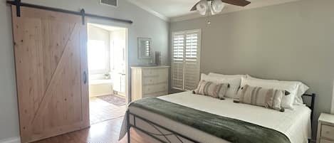 4 chambres, fer et planche à repasser, Wi-Fi, draps fournis