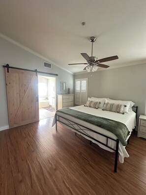 4 quartos, ferros/tábuas de passar roupa, Wi-Fi, roupa de cama