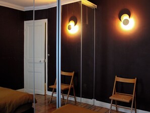 1 chambre, fer et planche à repasser, Wi-Fi, draps fournis