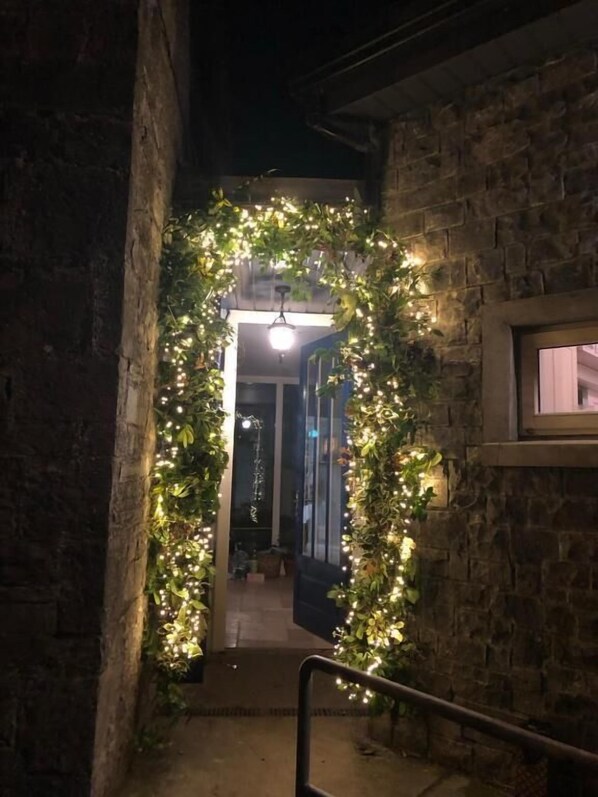 Exterior detail - Stone Lodge B&B (Kentstown)