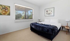 4 bedrooms, Internet, bed sheets - Shack No. 5  A Quirky, Retro Beach Escape in Jervis Bay! (Vincentia)
