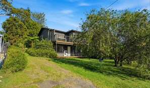 Exterior - Shack No. 5  A Quirky, Retro Beach Escape in Jervis Bay! (Vincentia)