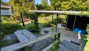 Outdoor dining - Shack No. 5  A Quirky, Retro Beach Escape in Jervis Bay! (Vincentia)