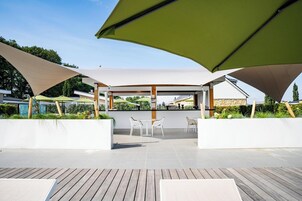 House | Outdoor dining