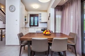Villa, fumeurs | 4 chambres, bureau