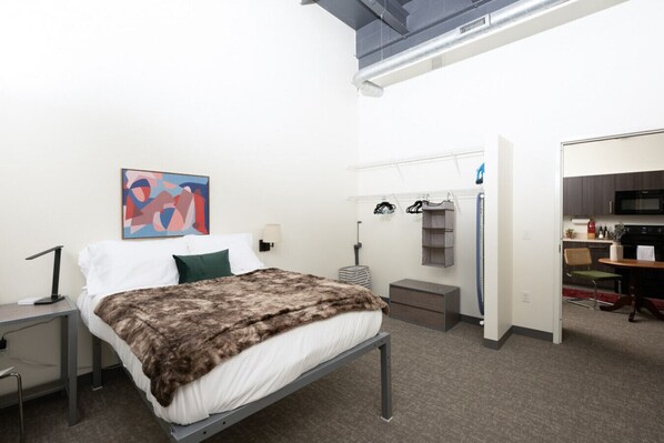 2 bedrooms, desk, iron/ironing board, free WiFi