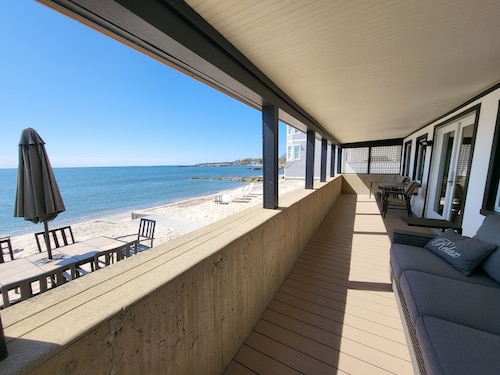 PRIVATE BEACH: A PALACE IN PARADISE @ NIANTIC W/ 6 QUEENS 1 TWIN BED