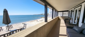 PRIVATE BEACH: A PALACE IN PARADISE @ NIANTIC W/ 6 QUEENS 1 TWIN BED