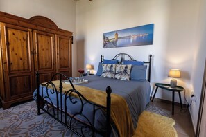 2 bedrooms, desk, iron/ironing board, travel crib