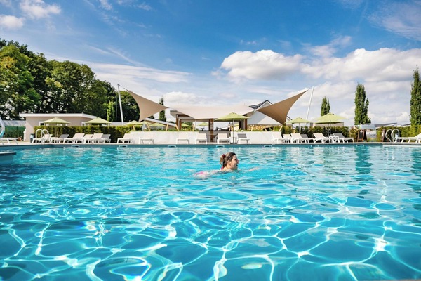 House | Pool