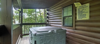 Crosscreek | Hocking Hills, 6 Acres, Hot Tub, Pets