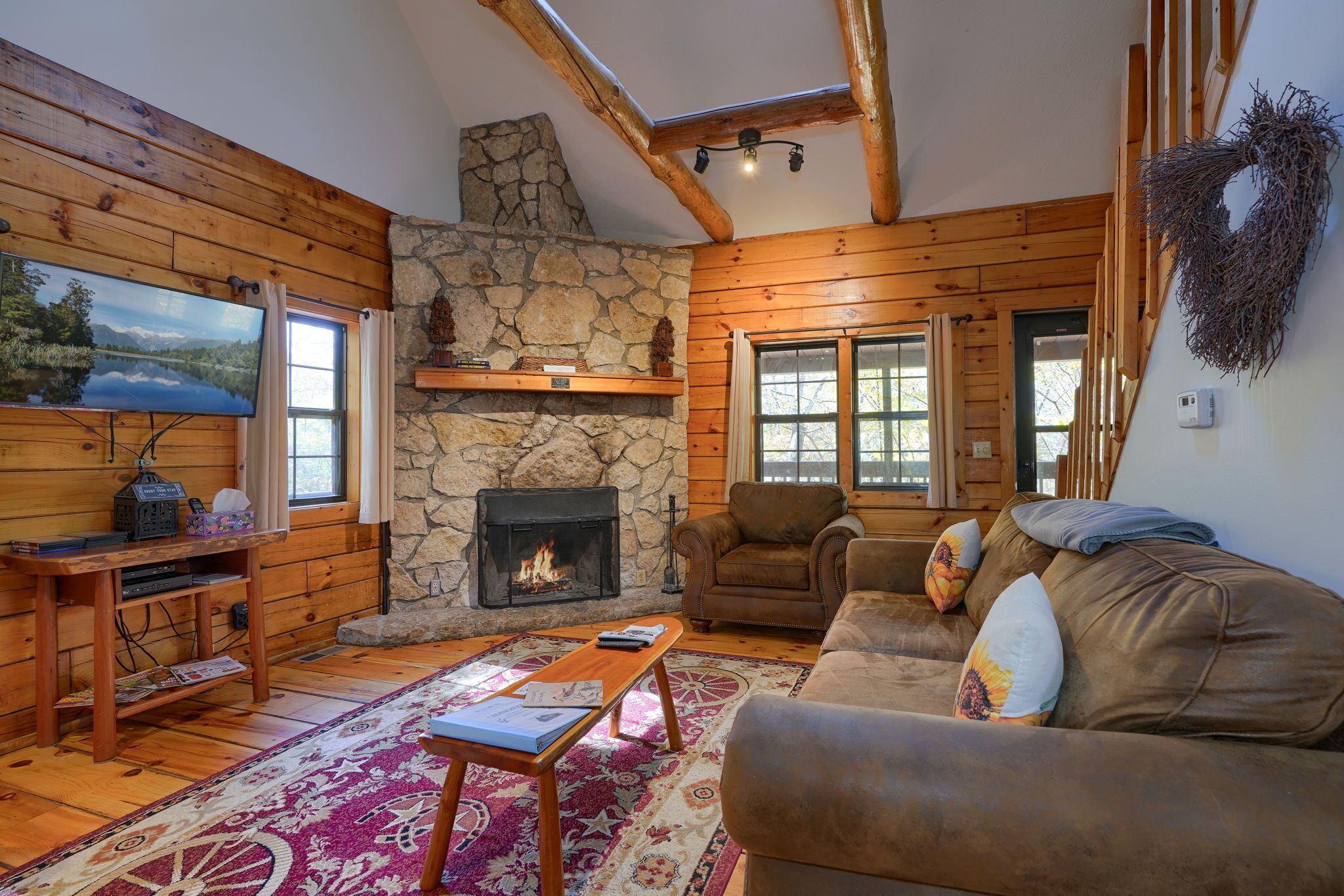 TV, fireplace