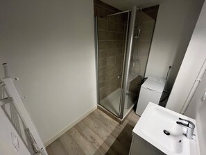 Douche, papier de toilette