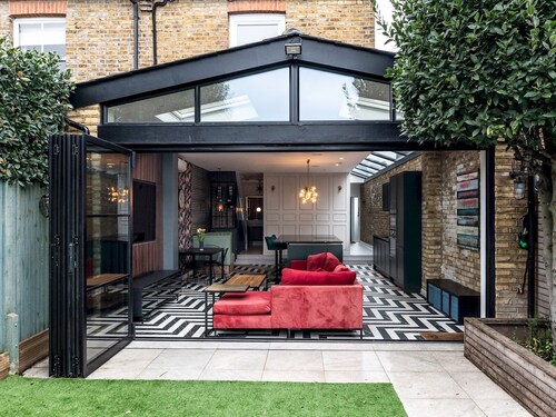 Pass the Keys | Gorgeous 4 bedroom with parking, Kingston, London